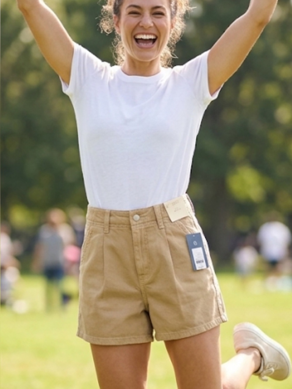 High-Rise Khaki Women’s Pleated Cotton Shorts
